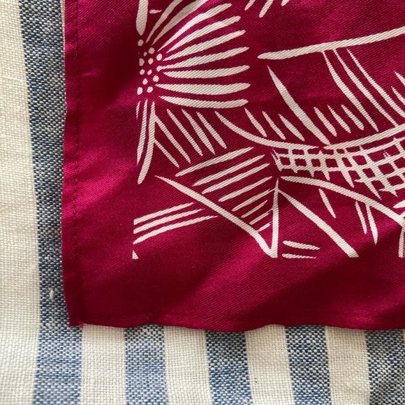 🇫🇷Des Petits Hauts silk fushia/hot pink Opita scarf - Picture 3 of 7